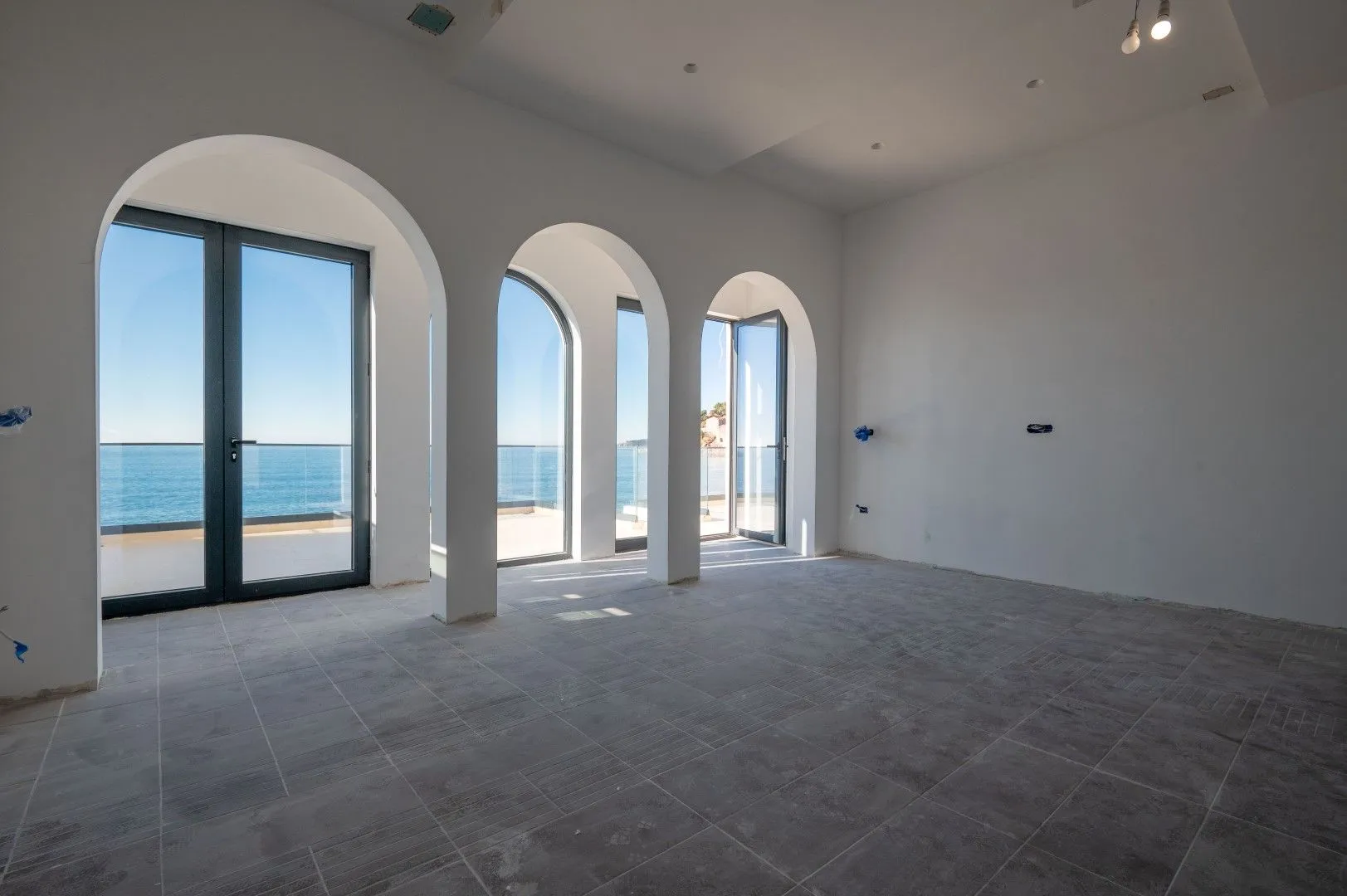 Sale, three bedroom apartment, 222m², Sveti Stefan, Budva