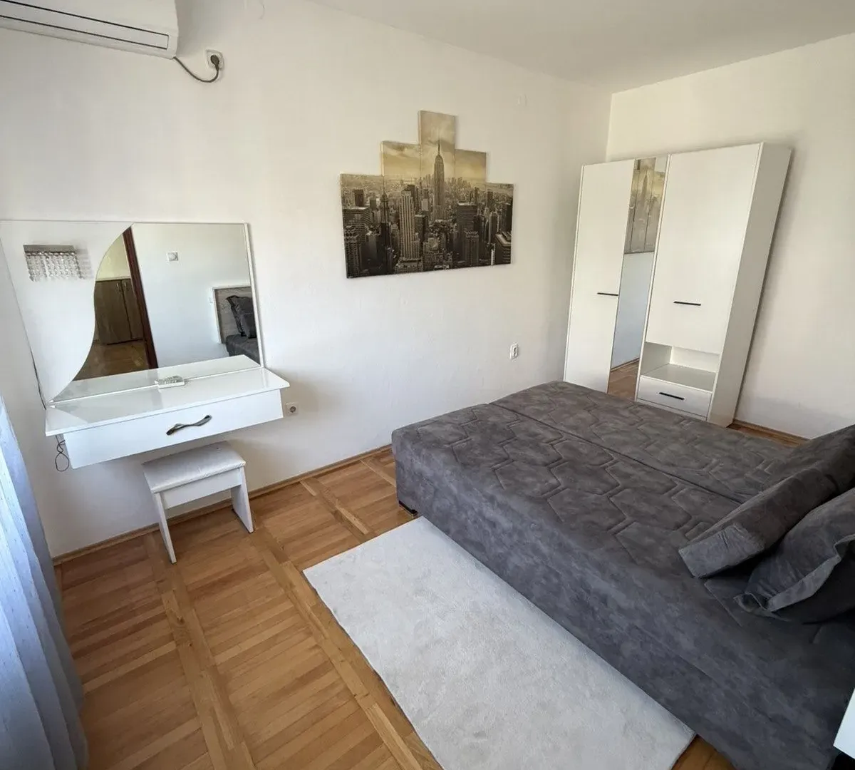 Izdavanje, jednosoban stan, 45m², Zlatica, Podgorica