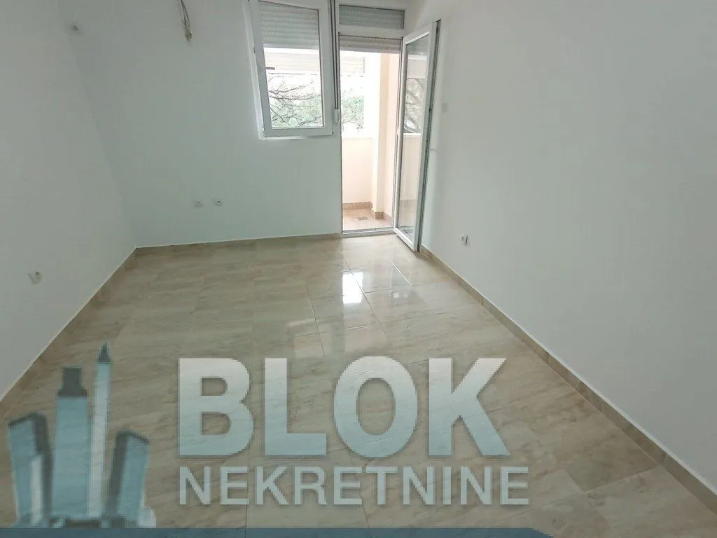 Izdavanje, dvosoban stan, 65m², Blok 5, Podgorica