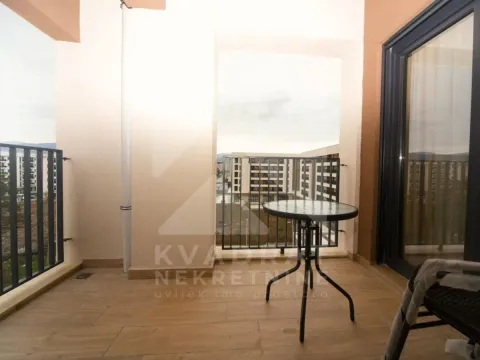 Izdavanje, trosoban stan, 104m², City Kvart, Podgorica - image 16