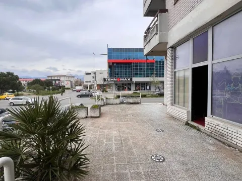 Izdavanje, poslovni prostor, 125m², Stari Aerodrom, Podgorica