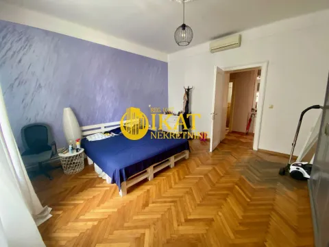 Izdavanje, četvorosoban stan, 130m², Stari Grad, Beograd - image 4