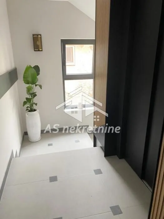 Izdavanje, dvosoban stan, 68m², Neimar, Vračar Sve Podlokacije