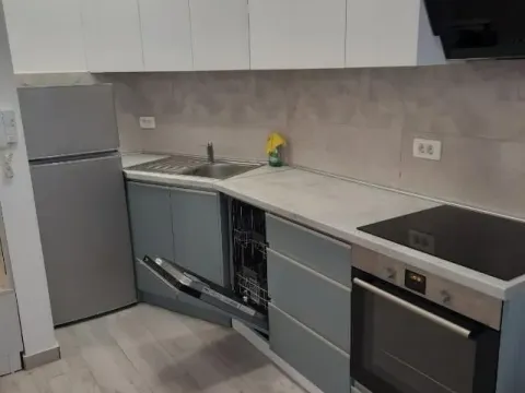 Izdavanje, jednosoban stan, 40m², Budva, Crna Gora