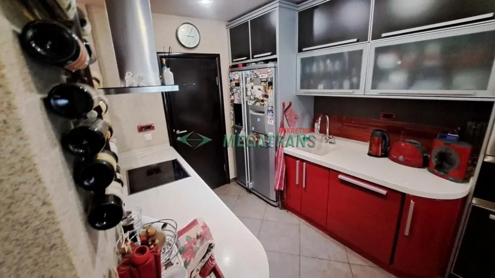 Prodaja, četvorosoban stan, 111m², Grbavica, Novi Sad Sve Podlokacije