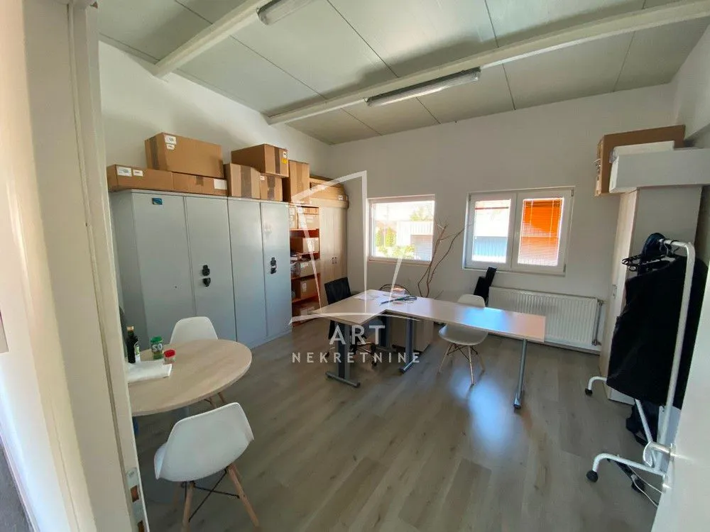 Rent, office space, 200m², Borča Sve Podlokacije, Beograd