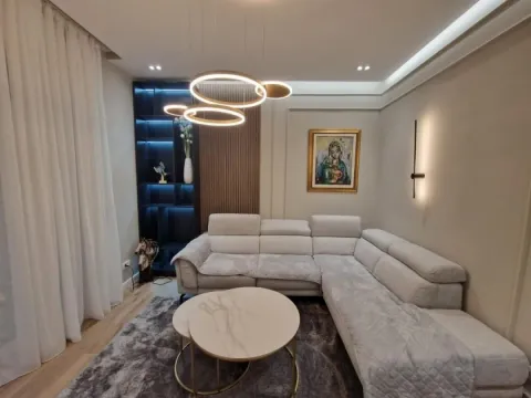 Rent, two bedroom apartment, 72m², Tivat, Crna Gora - image 10