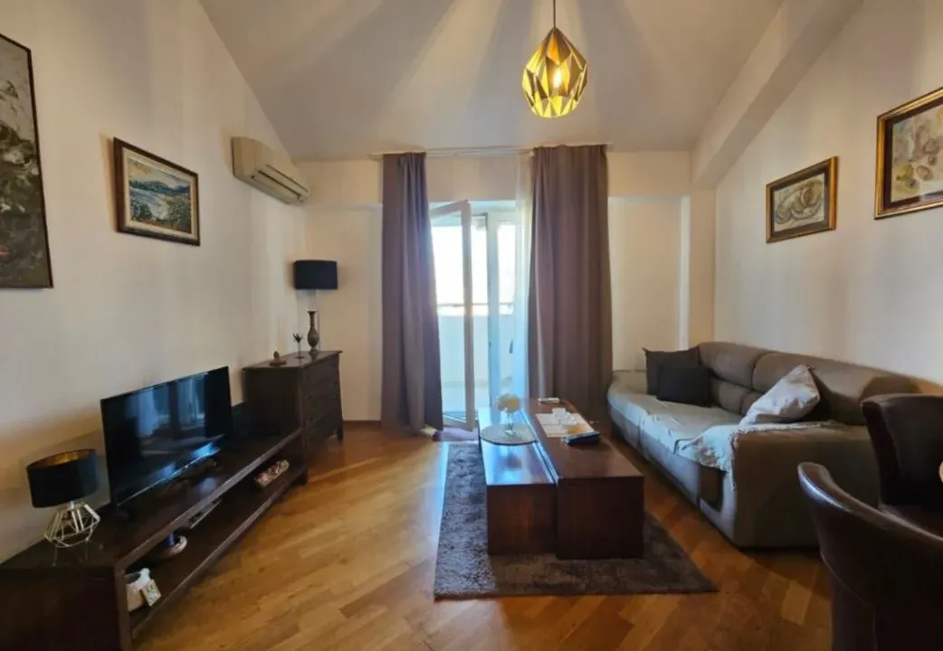 Izdavanje, jednosoban stan, 51m², Preko Morače, Podgorica