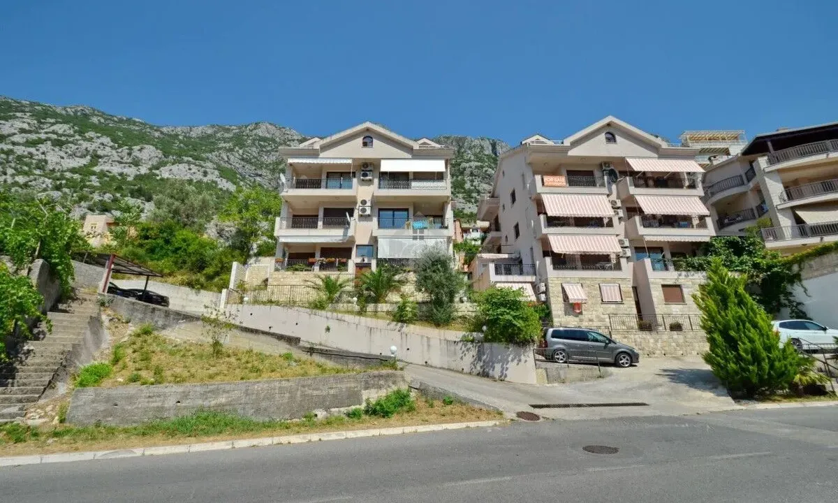 Sale, one bedroom apartment, 50m², Dobrota, Kotor