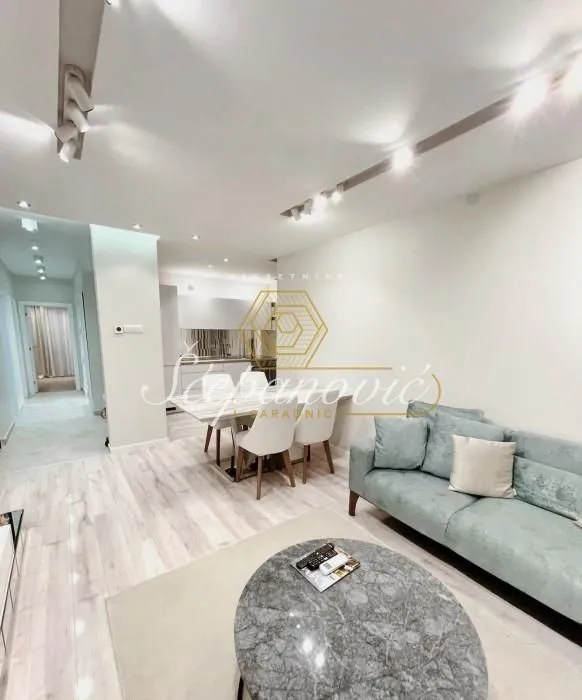 Izdavanje, stan, 69m², Bulevar Evrope, Novi Sad Sve Podlokacije