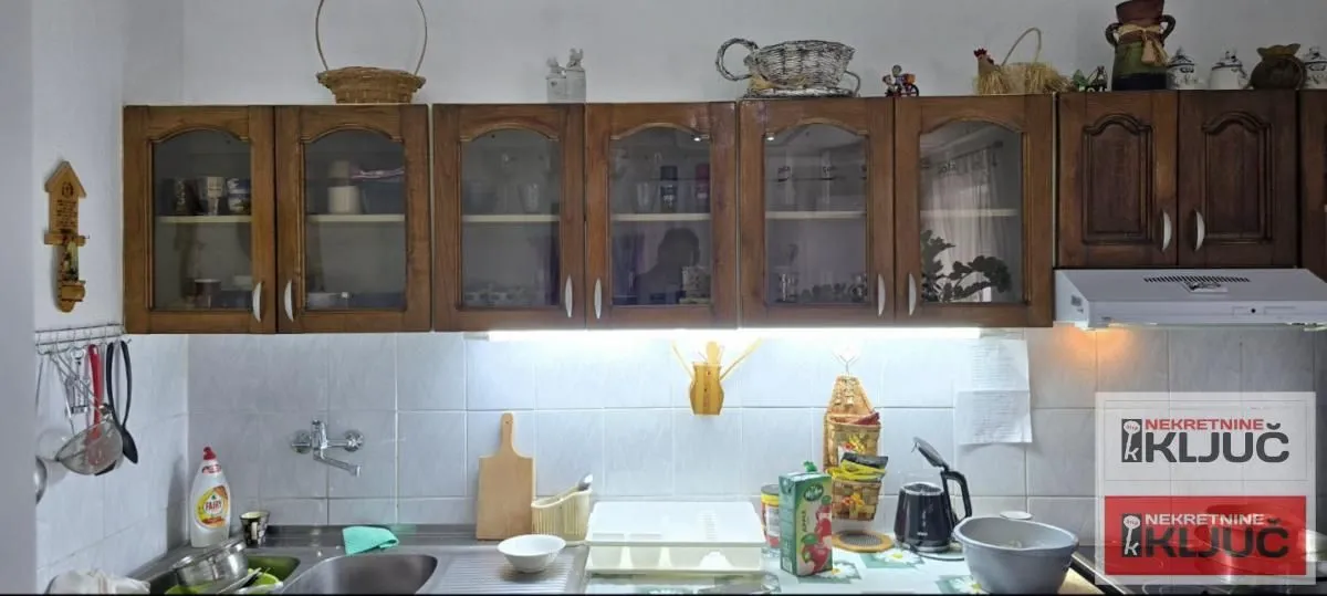 Izdavanje, dvosoban stan, 100m², Veternik, Novi Sad Sve Podlokacije