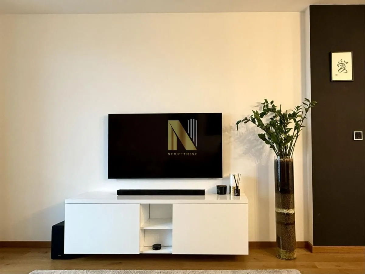 Izdavanje, dvosoban stan, 43m², Bulevar Evrope, Novi Sad Sve Podlokacije