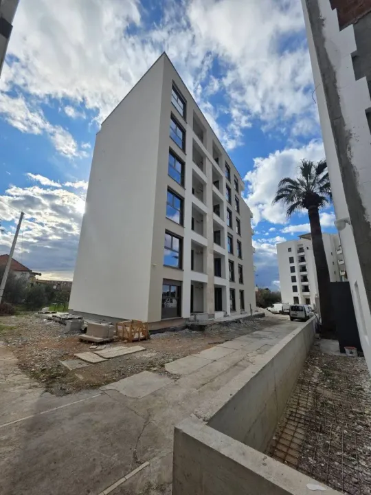 Sale, two bedroom apartment, 69m², Šušanj, Bar