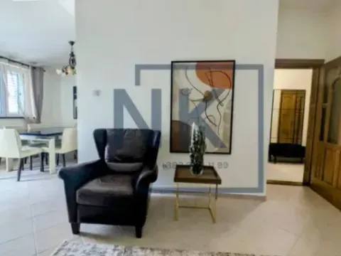 Izdavanje, trosoban stan, 115m², Momišići, Podgorica - image 4