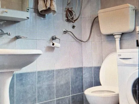 Izdavanje, kuća, 63m², Tološi, Podgorica - image 3