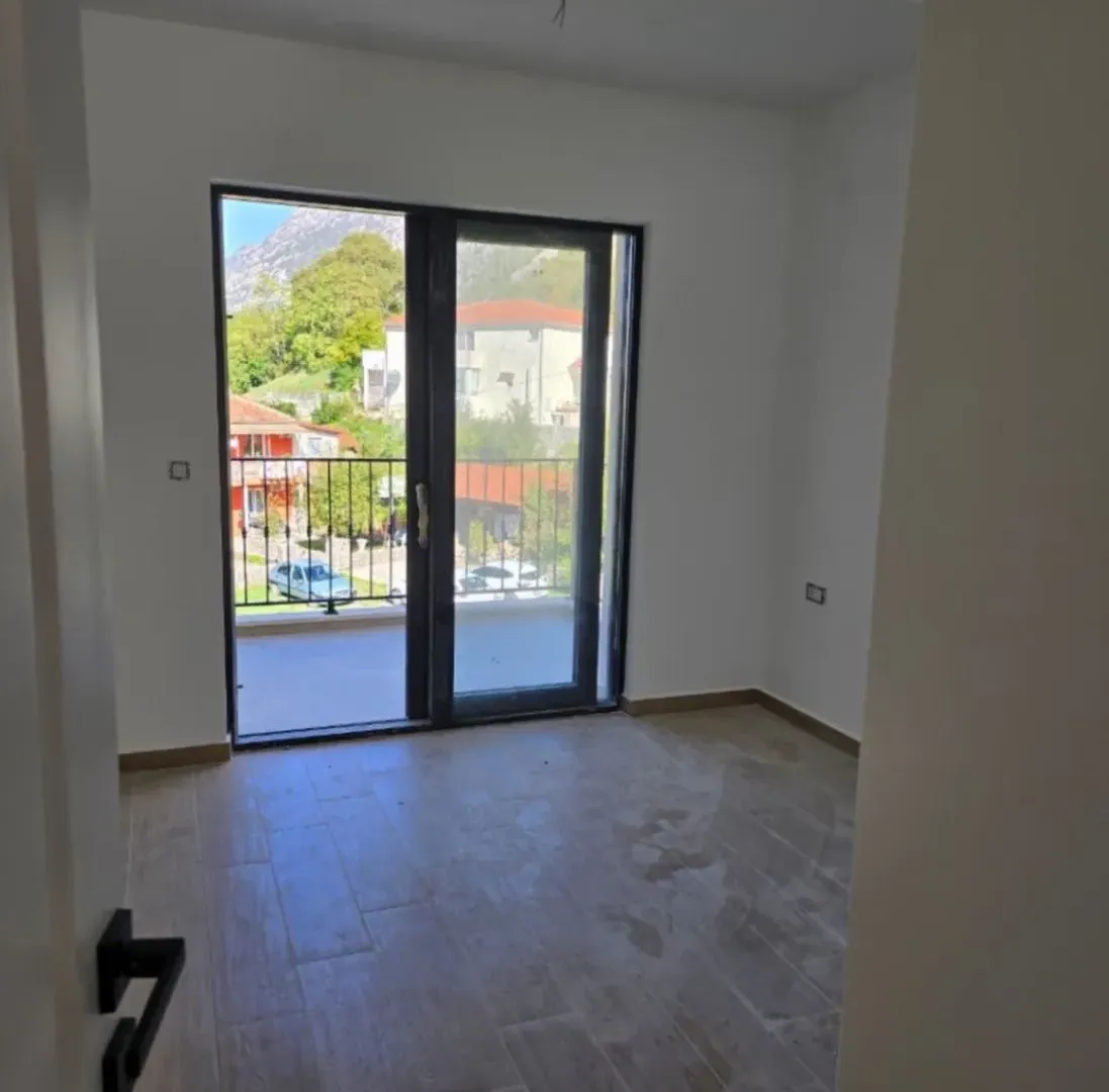 Prodaja, trosoban stan, 87m², Škaljari, Kotor