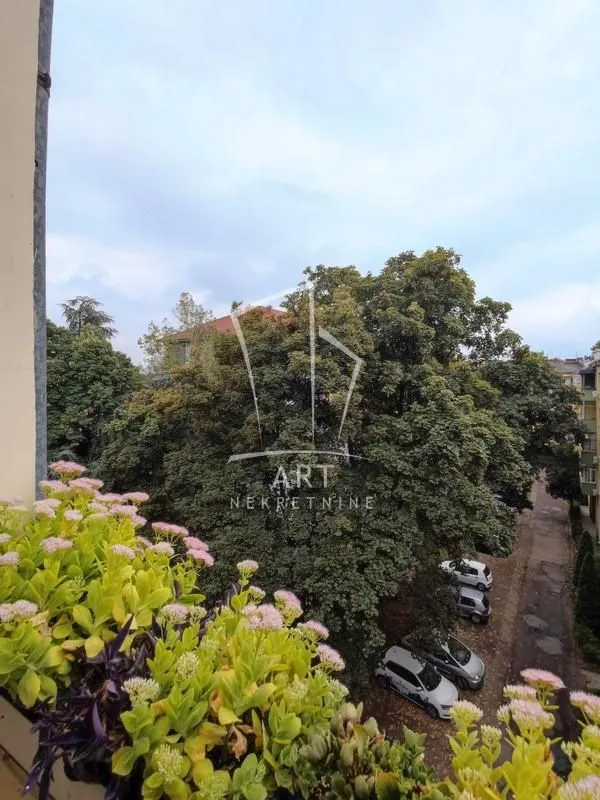 Prodaja, četvorosoban stan, 97m², Zemun Centar, Zemun Sve Podlokacije
