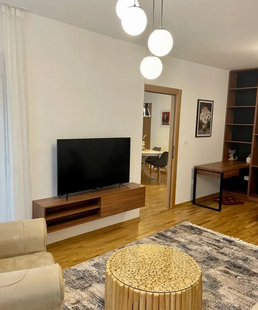 Rent, two bedroom apartment, 87m², Malo Brdo, Podgorica