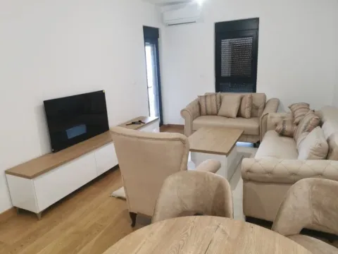 Izdavanje, jednosoban stan, 48m², City Kvart, Podgorica - image 2