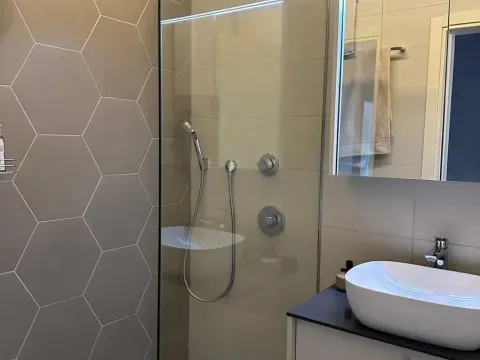 Sale, one bedroom apartment, 53m², Dobrota, Kotor - image 11