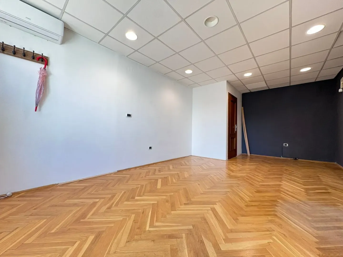 Rent, office space, 30m², Preko Morače, Podgorica