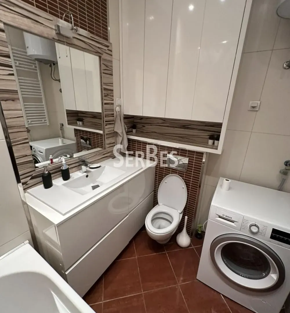 Izdavanje, dvosoban stan, 50m², Bulevar Oslobodjenja, Novi Sad Sve Podlokacije