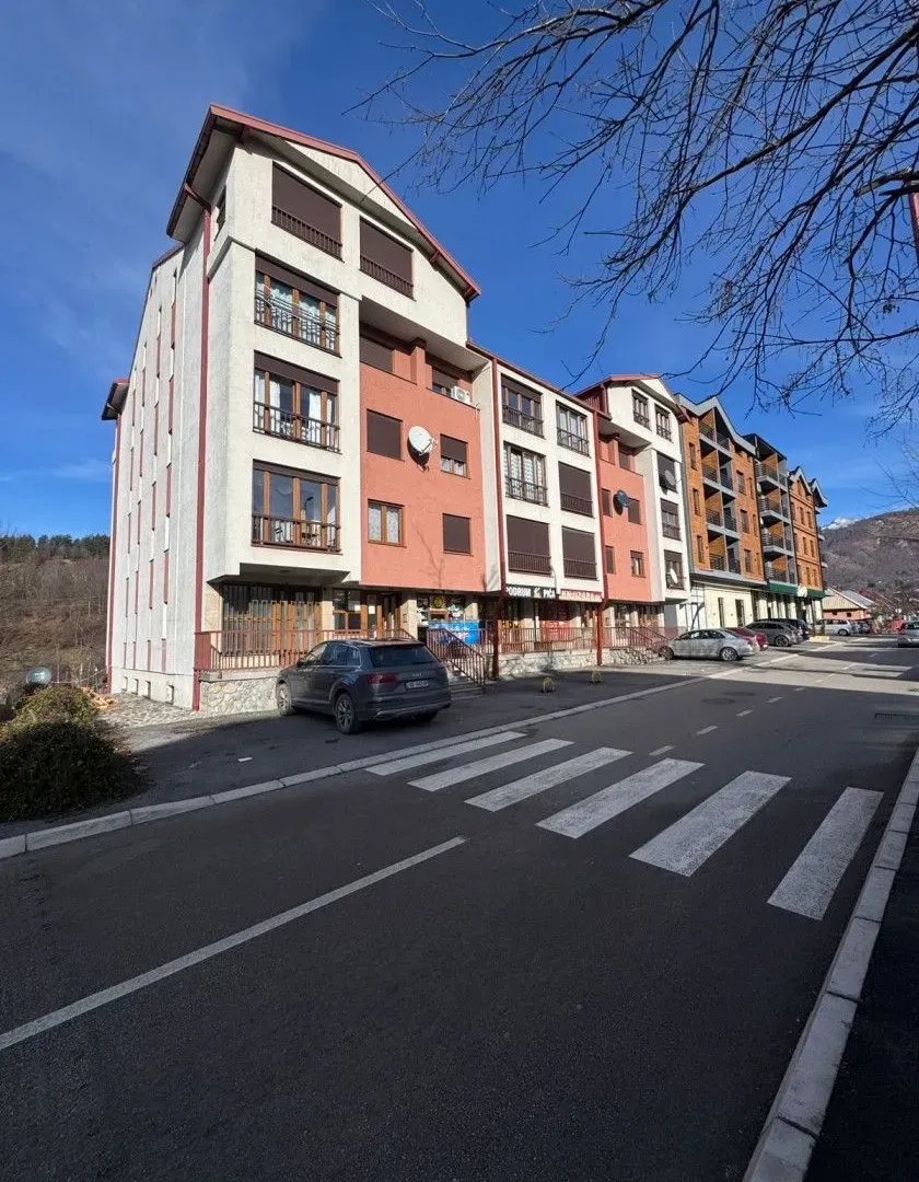 Prodaja, dvosoban stan, 60m², Centar, Kolašin