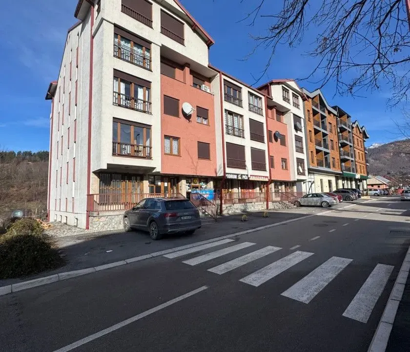 Prodaja, dvosoban stan, 60m², Centar, Kolašin