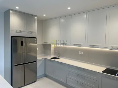 Sale, three bedroom apartment, 209m², Momišići, Podgorica