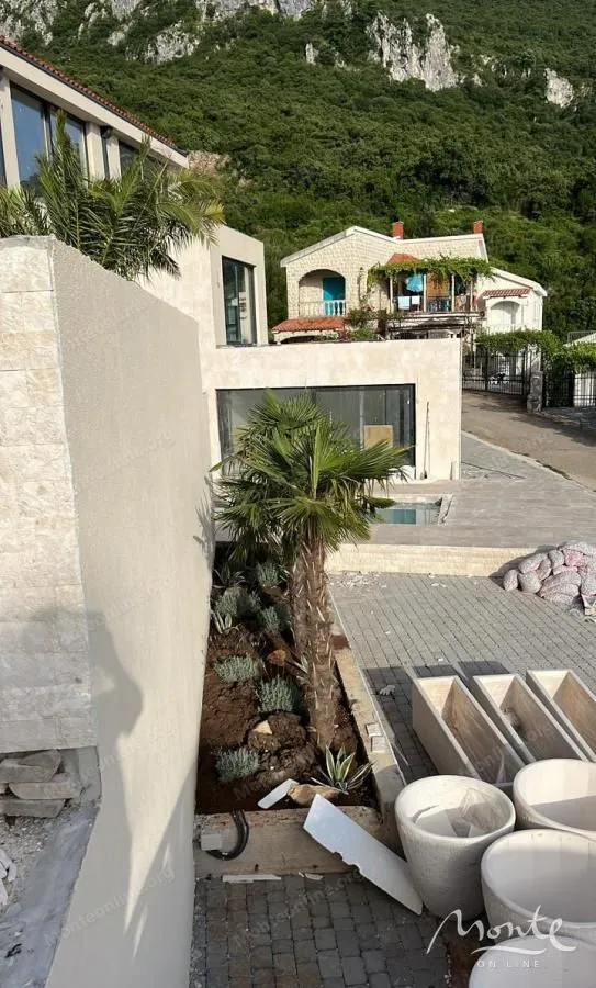 Sale, house, 330m², Kuljače, Budva