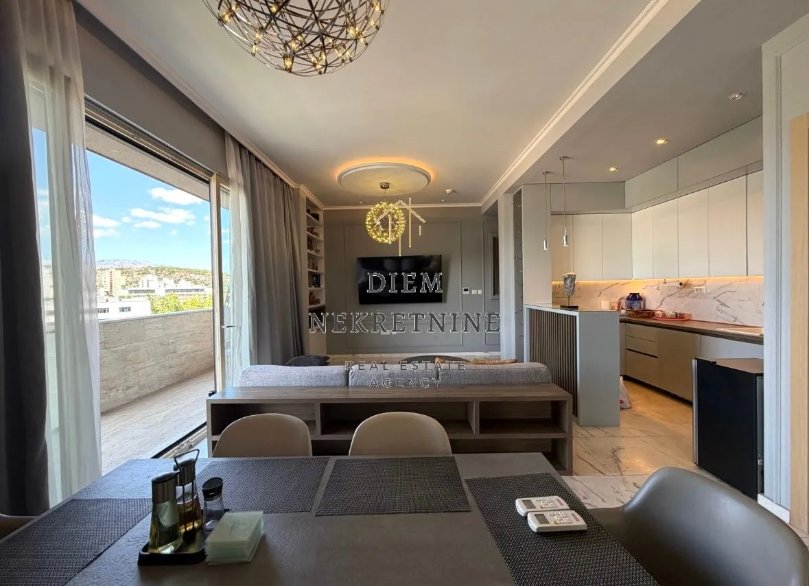 Rent, three bedroom apartment, 116m², Kod Capital Plaze, Podgorica