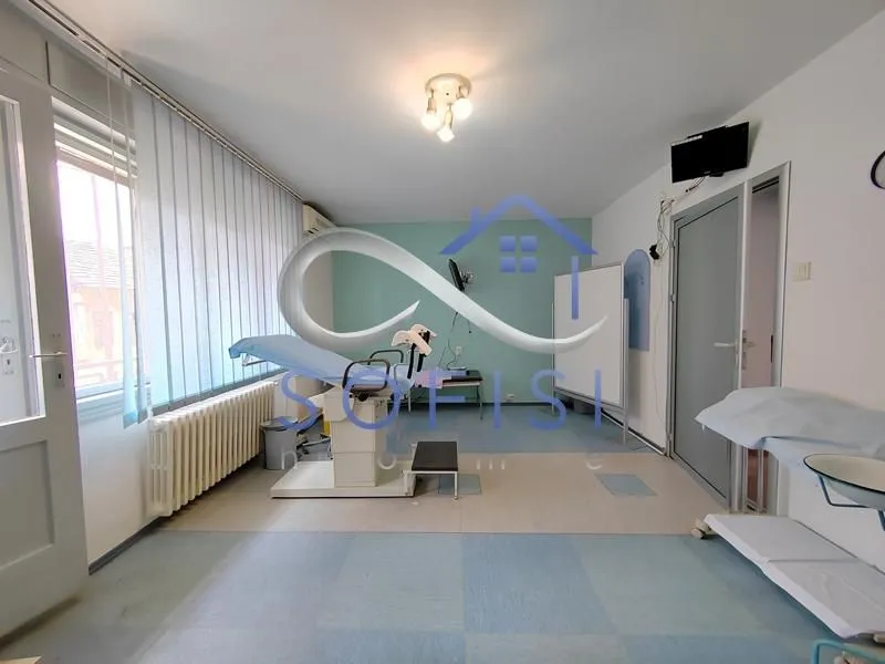 Izdavanje, poslovni prostor, 80m², Centar, Novi Sad