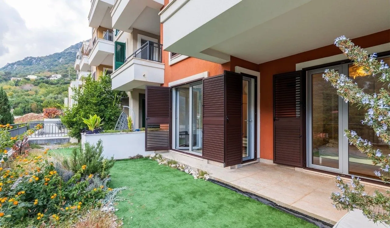 Sale, three bedroom apartment, 97m², Morinj, Kotor