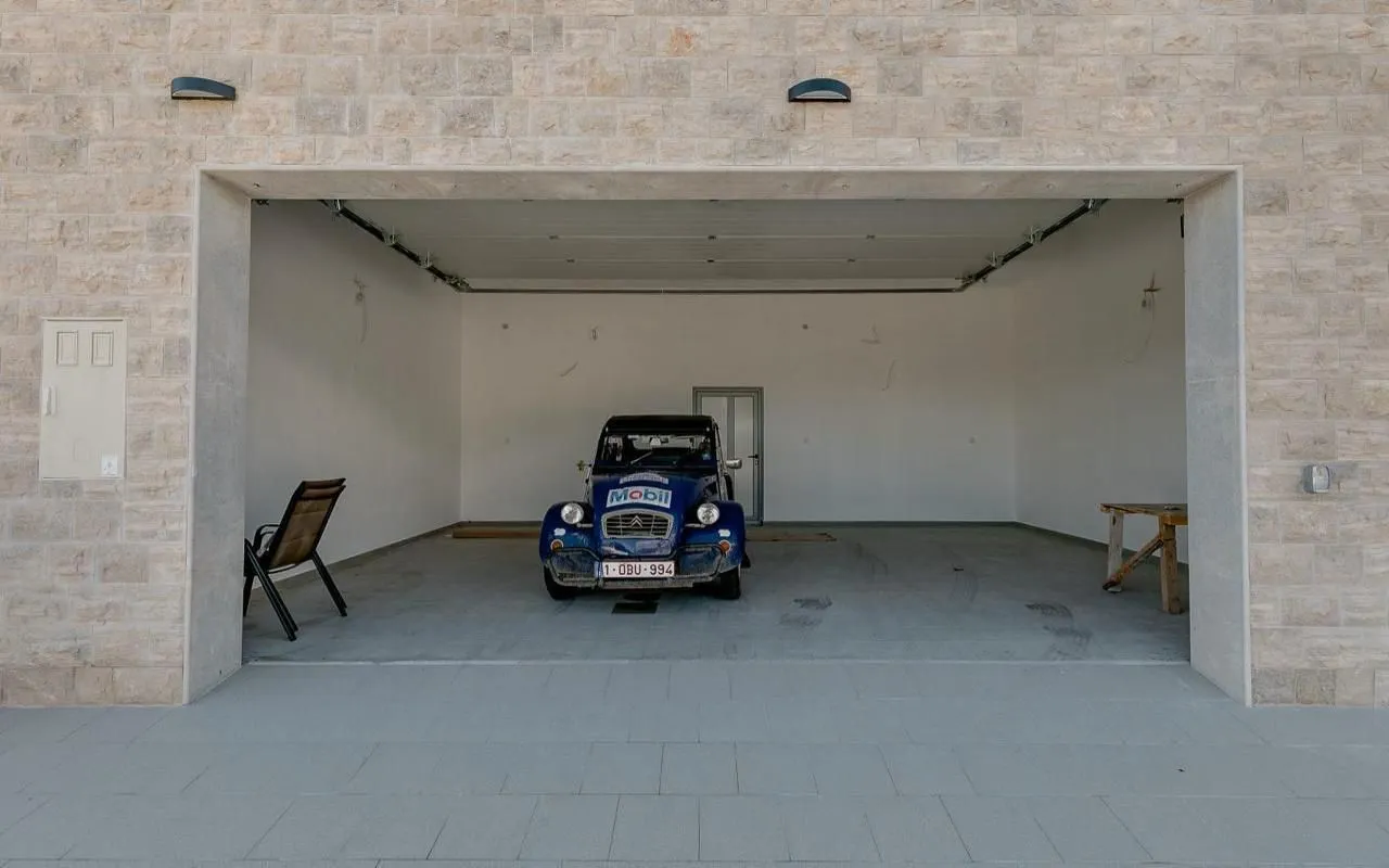 Prodaja, četvorosoban stan, 236m², Njivice, Herceg Novi