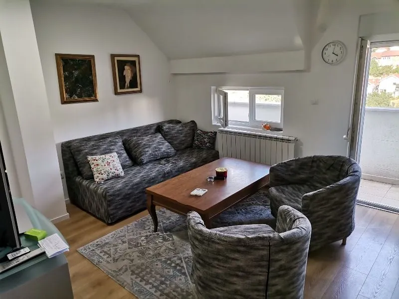 Izdavanje, dvosoban stan, 65m², Karaburma, Palilula Sve Podlokacije
