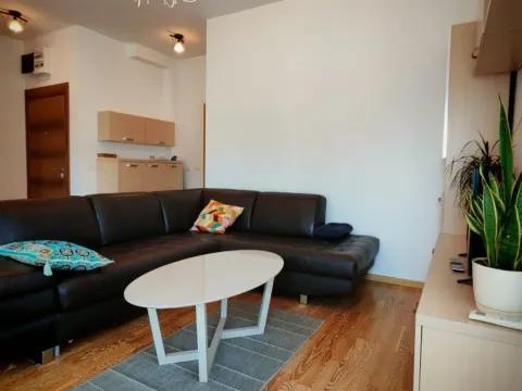 Sale, one bedroom apartment, 52m², Bečići, Budva - image 5