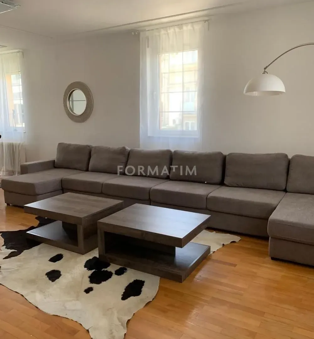 Izdavanje, četvorosoban stan, 125m², Savski Venac, Beograd