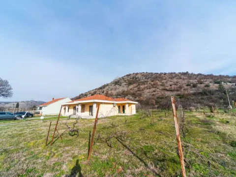 Sale, house, 200m², Rogami, Podgorica - image 4