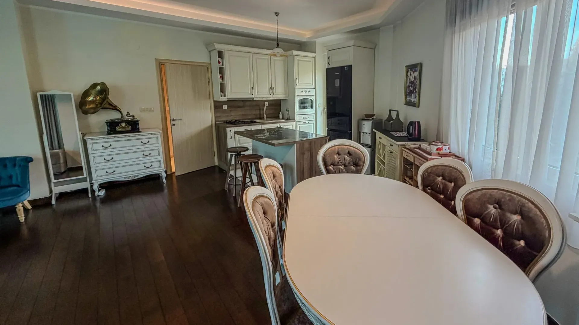 Prodaja, dvosoban stan, 89m², Bečići, Budva