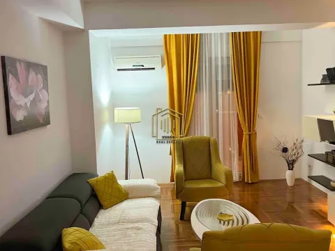 Rent, one bedroom apartment, 55m², City Kvart, Podgorica - image 1