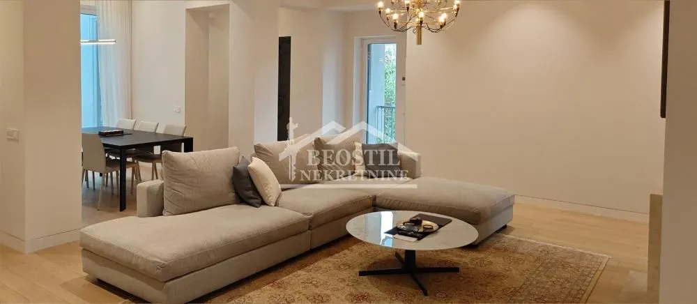 Sale, four bedroom apartment, 133m², Stari Grad, Beograd