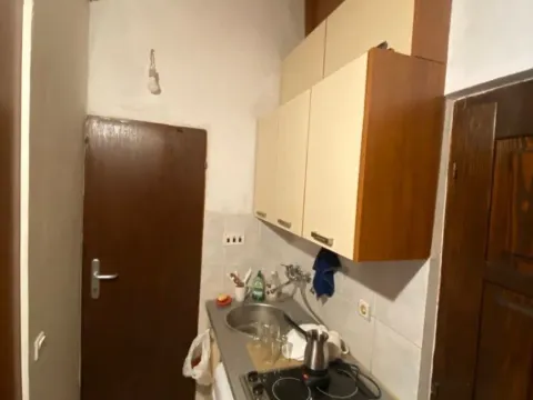 Izdavanje, jednosoban stan, 23m², Centar, Budva - image 6