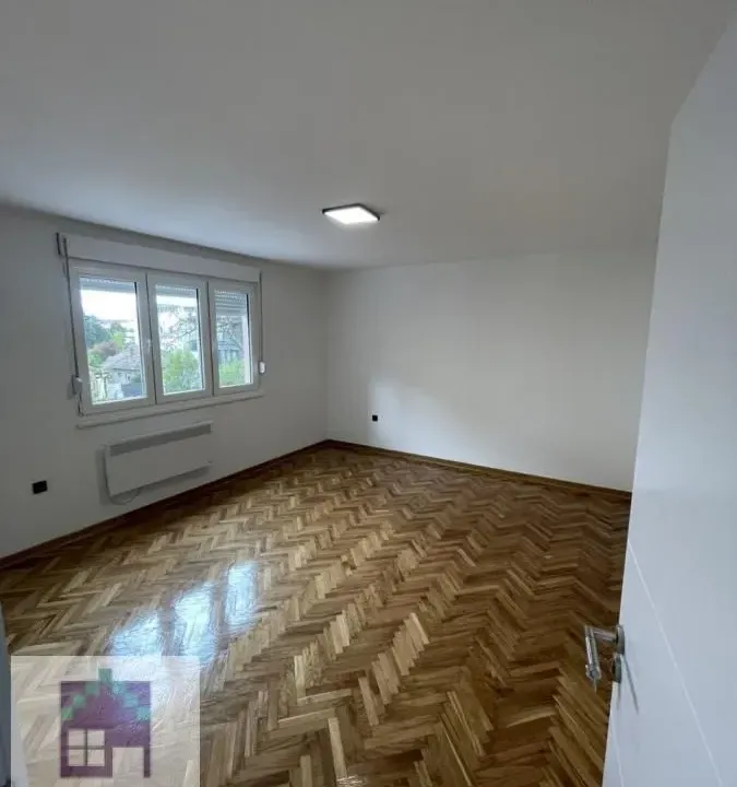 Prodaja, dvosoban stan, 55m², Adamovićevo Naselje, Novi Sad Sve Podlokacije