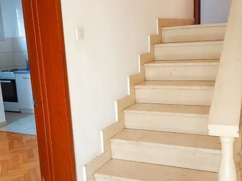 Izdavanje, kuća, 250m², Preko Morače, Podgorica - image 3