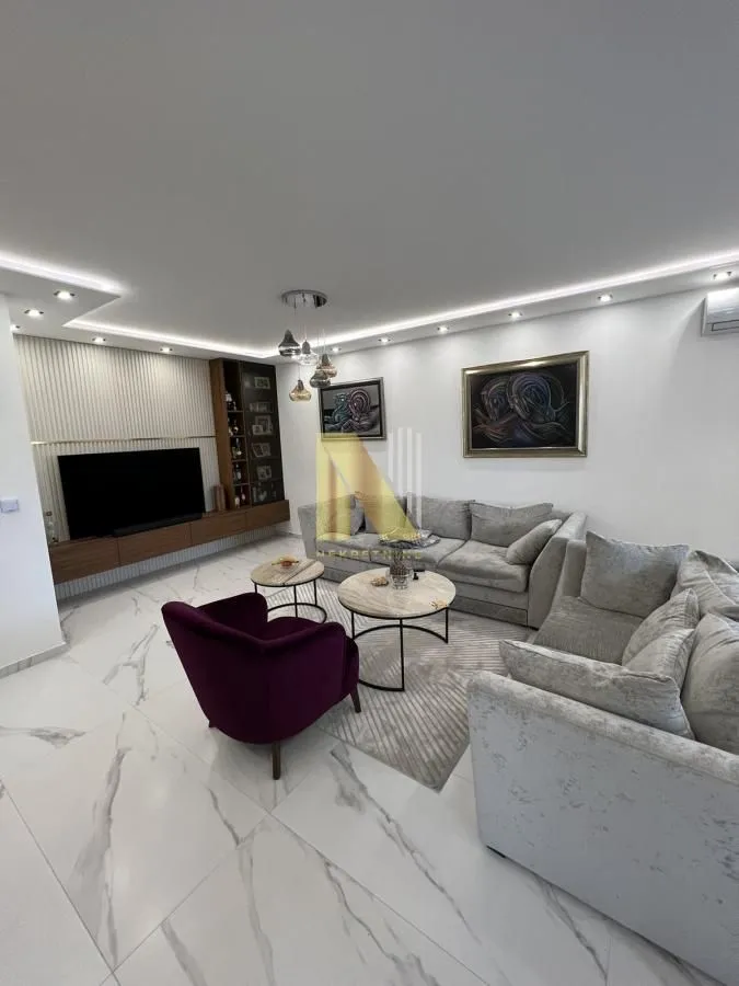 Prodaja, četvorosoban stan, 150m², Banatić, Novi Sad Sve Podlokacije