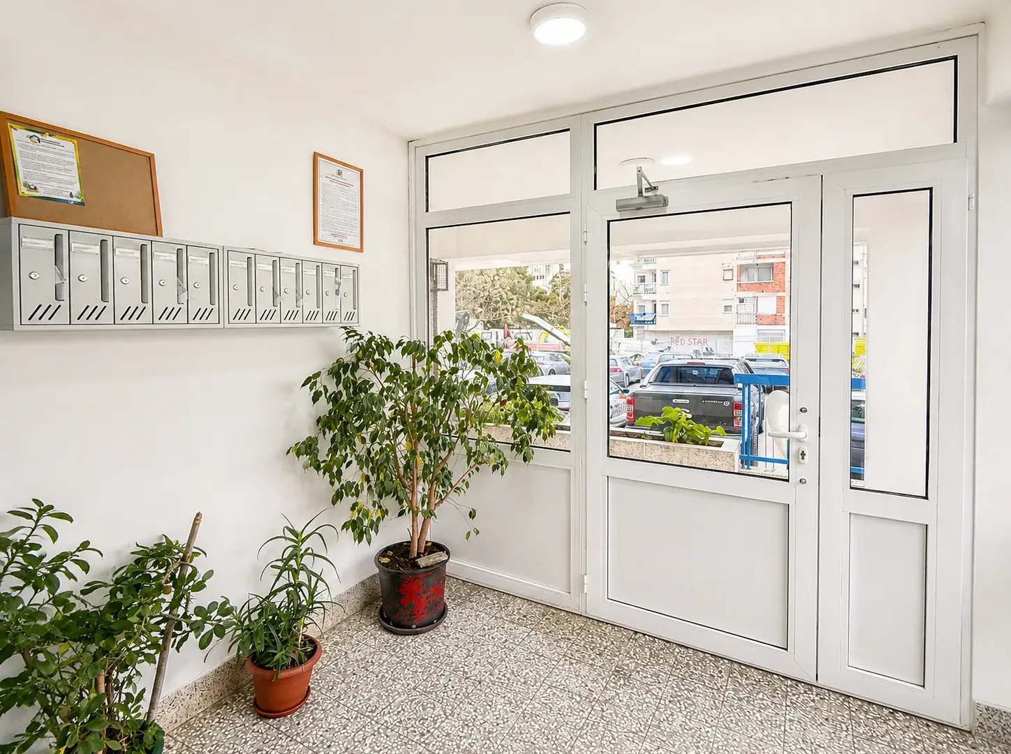 Prodaja, dvosoban stan, 68m², Makedonsko naselje, Bar