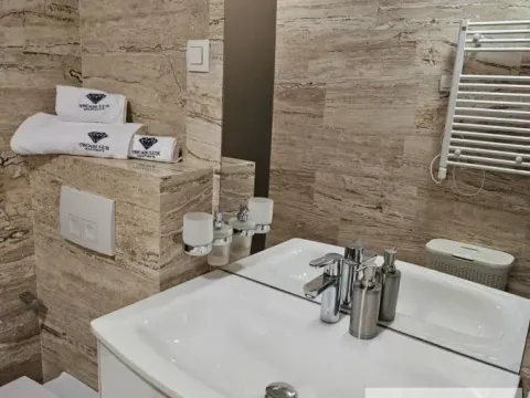 Prodaja, trosoban stan, 77m², Budva, Crna Gora - image 12