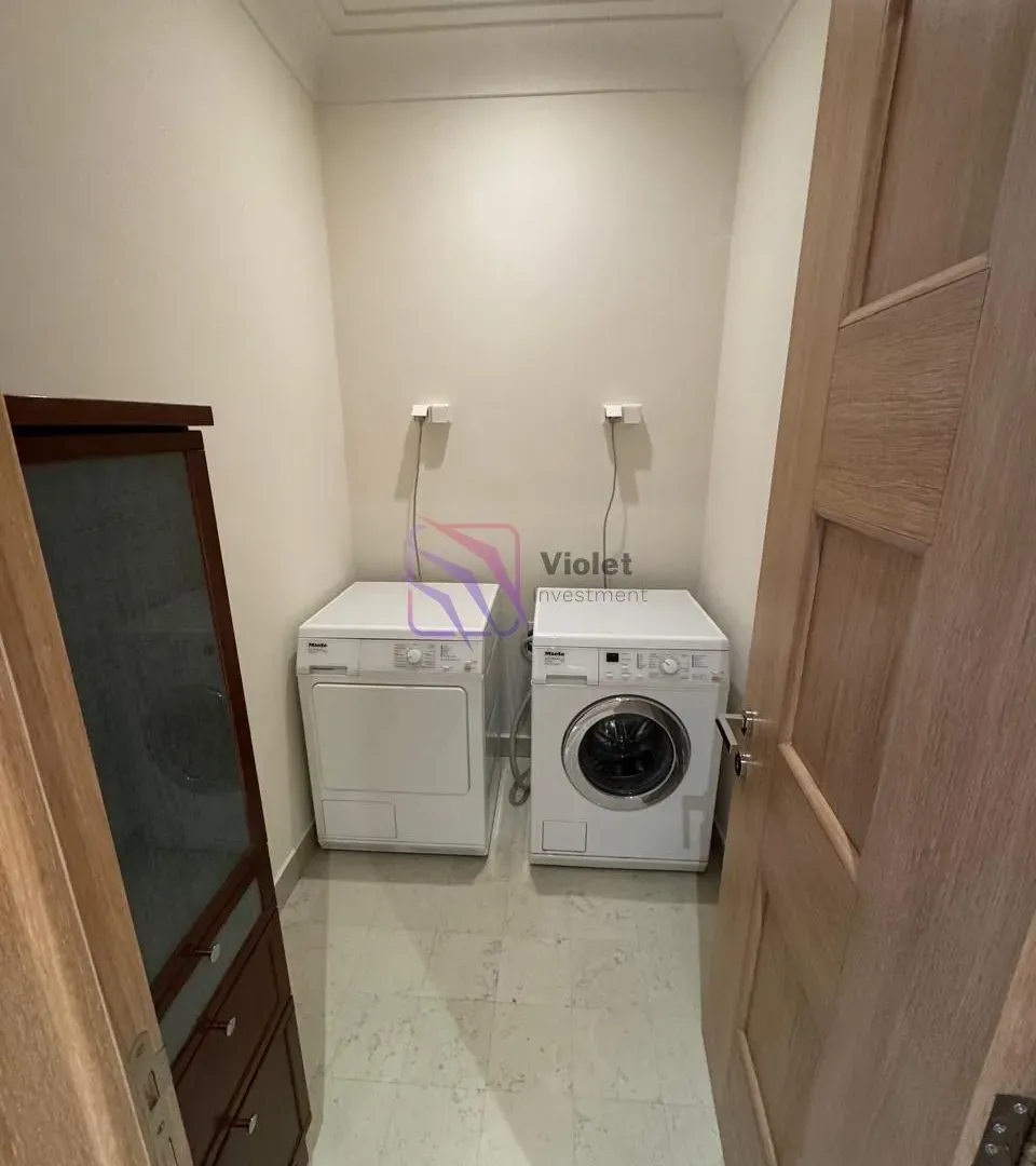 Rent, four bedroom apartment, 240m², Porto Montenegro, Tivat