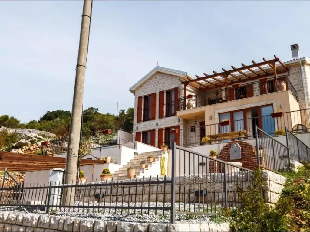 Prodaja, kuća, 210m², Kotor, Crna Gora