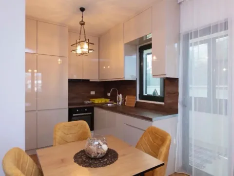 Izdavanje, jednosoban stan, 45m², City Kvart, Podgorica - image 10